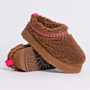 Ugg Tazz Braid Platform Slippers Hardwood Size 8 Like New!